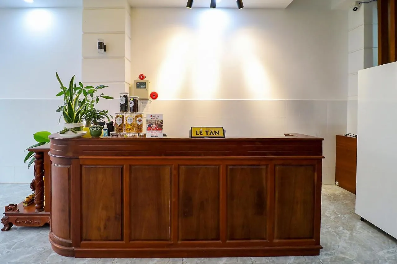 Reddoorz Luxury Hotel Vuon Lai Ho Chi Minh City
