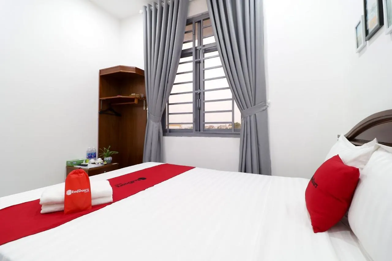 Reddoorz Luxury Hotel Vuon Lai Ho Chi Minh City