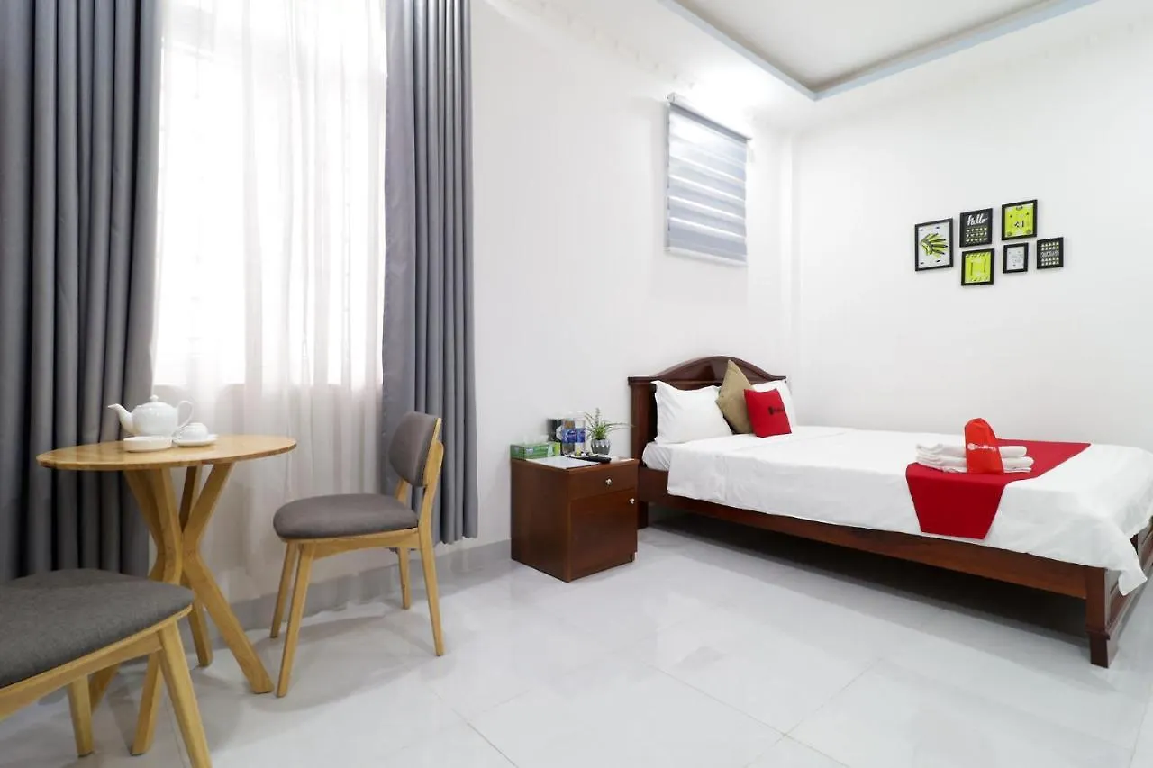 Reddoorz Luxury Hotel Vuon Lai Ho Chi Minh City