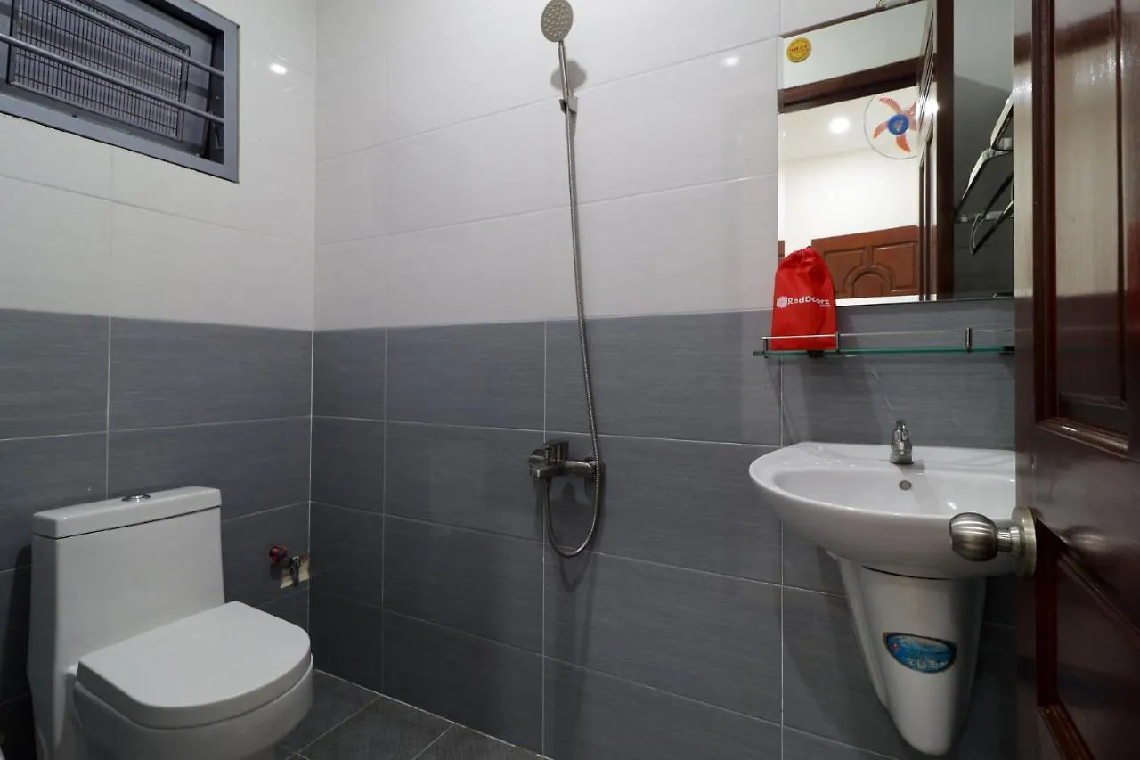 Reddoorz Luxury Hotel Vuon Lai Ho Chi Minh City